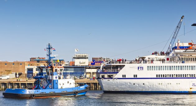 Cruiseschip komt aan in den haag