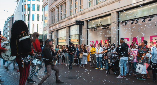 ShoppingNight Den Haag band op straat 