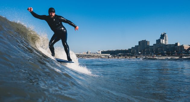 Surfen Scheveningen - Wouter de Wolf Surfen Scheveningen - Wouter de Wolf