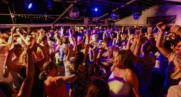Disco-Train Beach Party XL