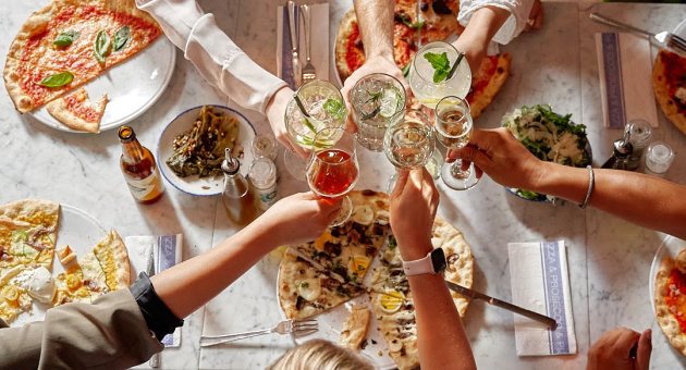 12X  Den Haag's Beste Slices: Waar je de Ultieme Pizza Vindt 