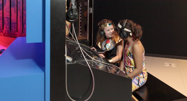 Museumnacht Kids Den Haag brengt cultureel vermaak voor kinderen tussen 4 en 12 jaar in zestien Haagse musea en culturele instellingen.