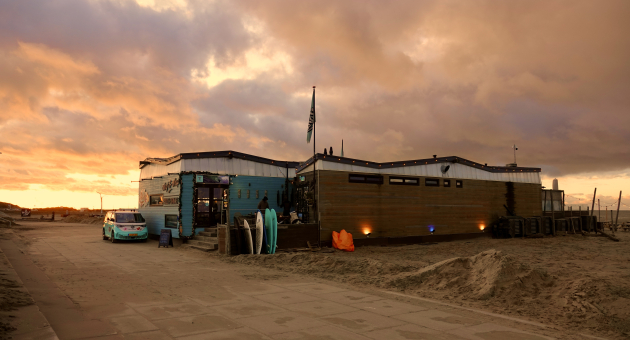 Aloha Beachclub, Surfschool & Surfshop in Scheveningen