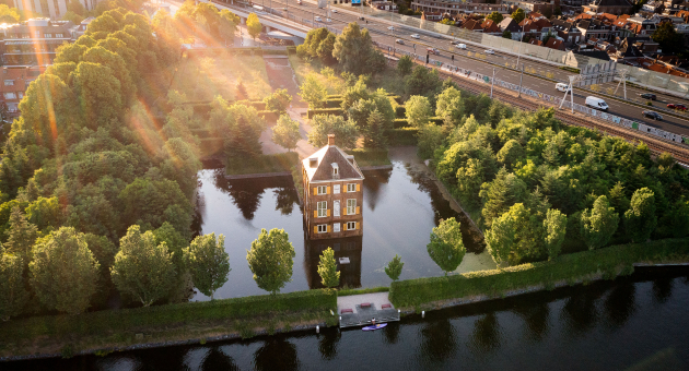 Luchtfoto van het Huygensmuseum (locatie Hofwijck)