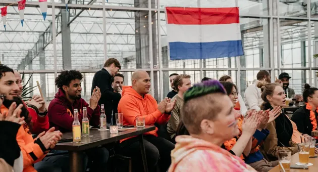 Geniet van de ultieme EK-ervaring door live de wedstrijden van het Nederlands elftal te kijken op een groot scherm bij Haags Hoog (c) Louise Boonstoppel Fotografie