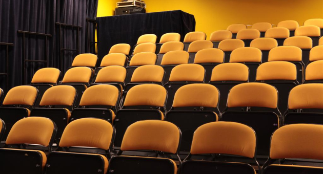 Tribune Gele Zaal van Theater de Vaillant