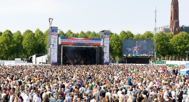 Vier de vrijheid bij het Bevrijdingsfestival in Den Haag 
