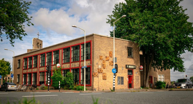 Het iconische gebouw van Musicon aan de Soestdijksekade. 