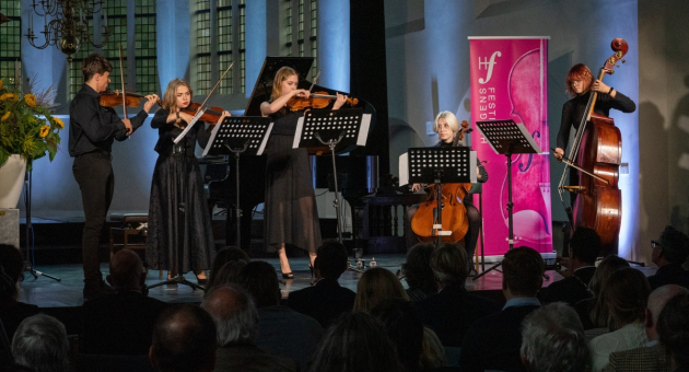 Strijkkwintet speelt live op het Huygens Festival (c) Huygens Festival