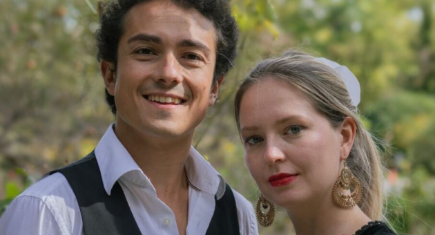 Foto van Anoush Saadat en Eline Bosma die samen flamenco en poëzie in een eerbetoon aan Federico García Lorca brengen.