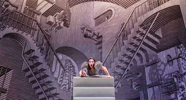 Het Escher-jubileumjaar wordt groots afgesloten met de sfeervolle kerstproductie Alice in Escherland