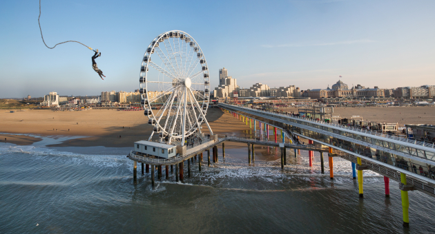 Reuzenrad en Bungeejumpen op de Pier in Scheveningen 
