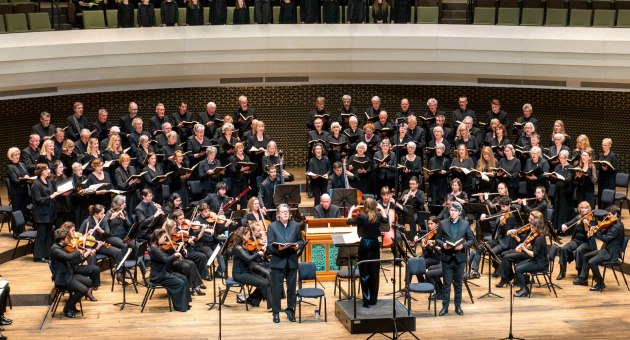  Koninklijke Zangvereniging Excelsior tijdens een optreden in een grote concertzaal