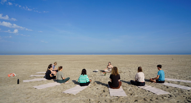 strandyoga-png.png