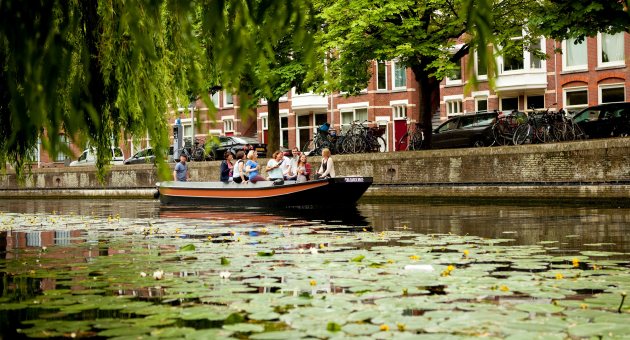 The Hague boat