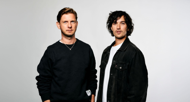 Op de foto zie je de acteurs van de voorstelling