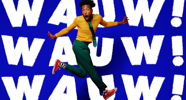 Springende man voor WAUW!-achtergrond