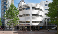 Vooraanzicht gebouw KB nationale bibliotheek