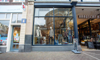 Etalage Suitable Den Haag in de Haagsche Bluf