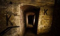 Donker binnenkant van het Atlantikwall Museum - Locatie Kijkduin