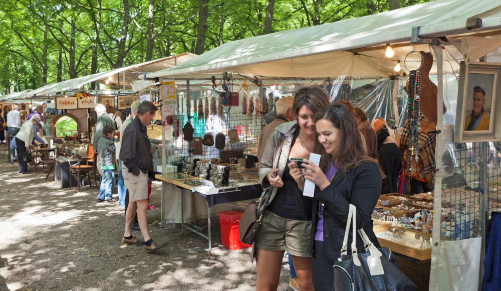 Antiek - en Boekenmarkt Lange Voorhout Antiek - en Boekenmarkt Lange Voorhout