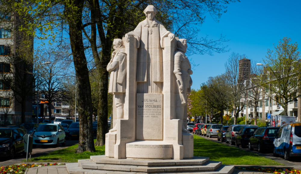 Monument Juliana van Stolberglaan - Bombardement Bezuidenhout
