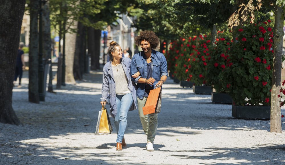 Stel aan het shoppen Binnenstad Den Haag Stel aan het shoppen Binnenstad Den Haag