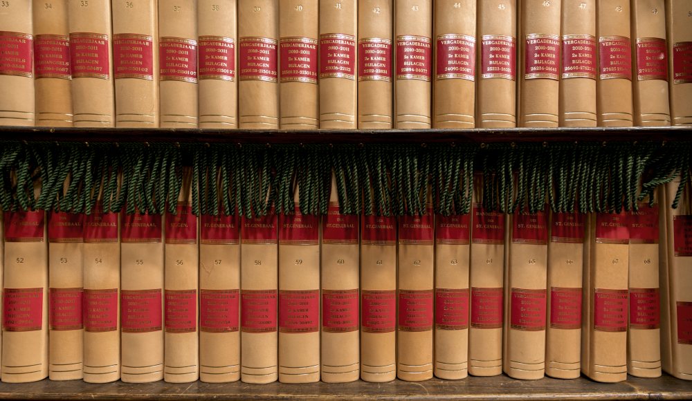 Handelingenkamer handelingen boeken ingebonden boekenplank Handelingenkamer handelingen boeken ingebonden boekenplank