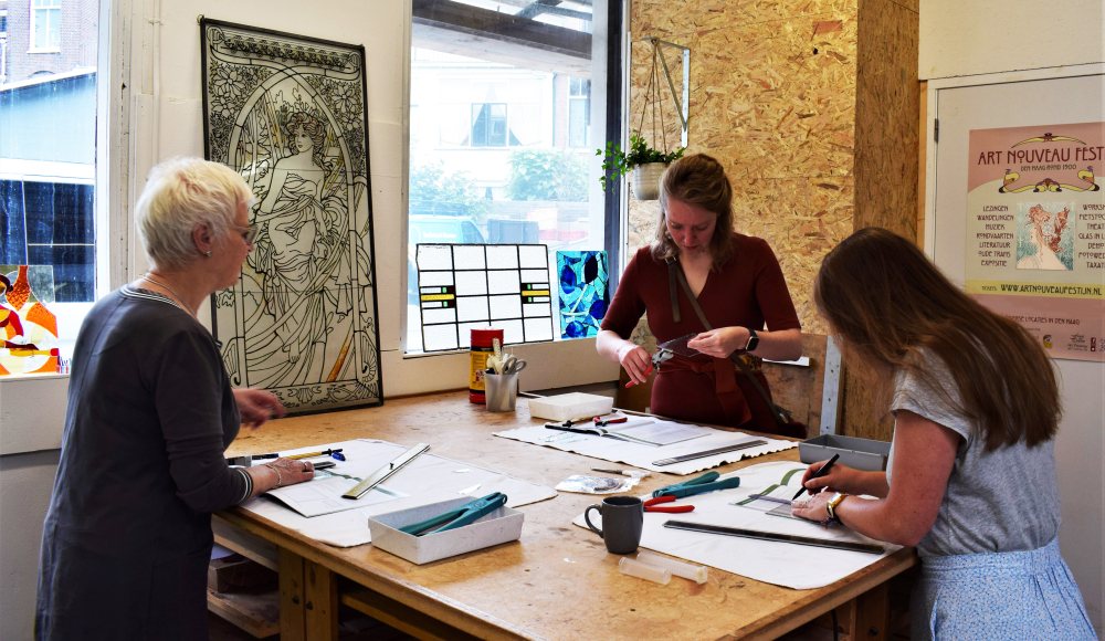 Art Nouveau Festijn-Workshop Glasinlood-foto Catharina Abels