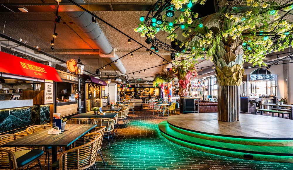 Foto binnen bij Foodhall Scheveningen