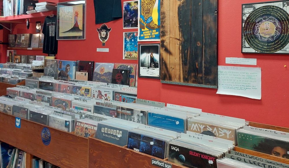 Vinyl Grove recordstore buiten Boekhorststraat