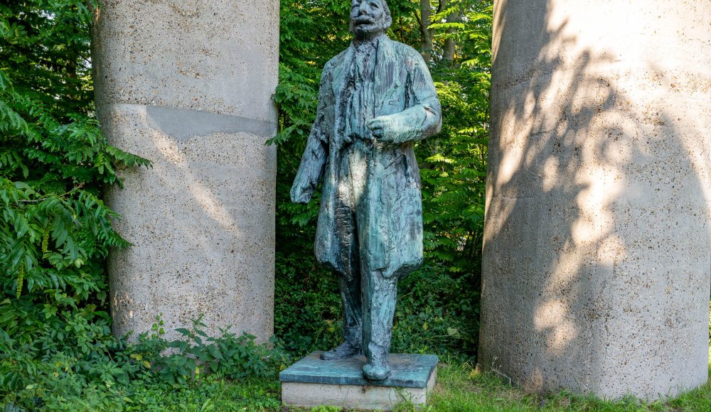 Troelstra Monument