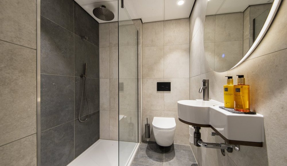 Badkamer Deluxe Kamer 