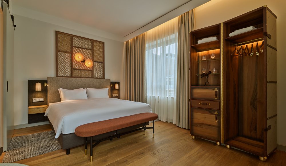 VOCO King suite bed 