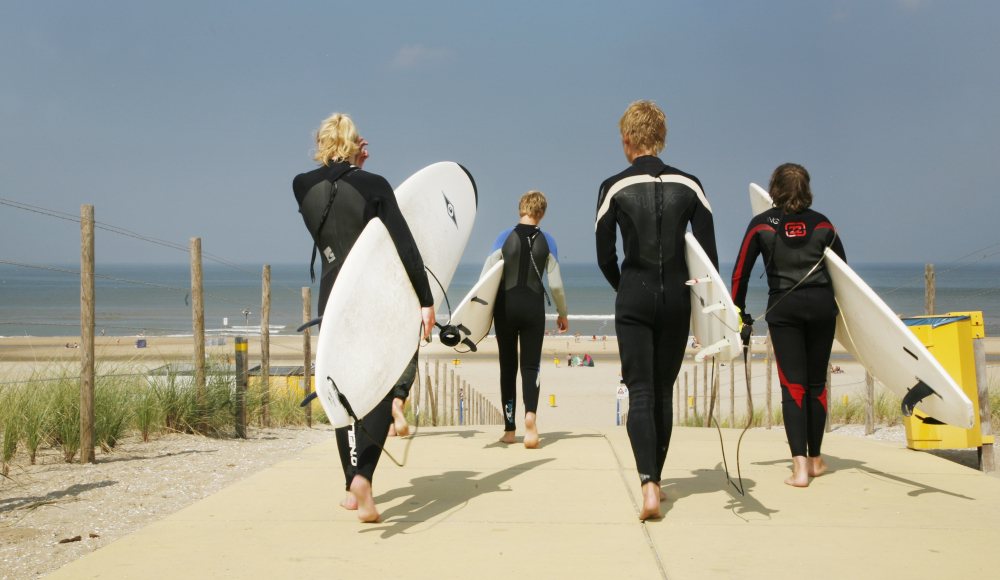 Gemeente Westland lopende-surfers