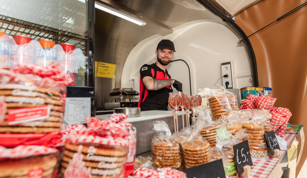  Wijkmarkt Zeeheldenkwartier op het Prins Hendrikplein 