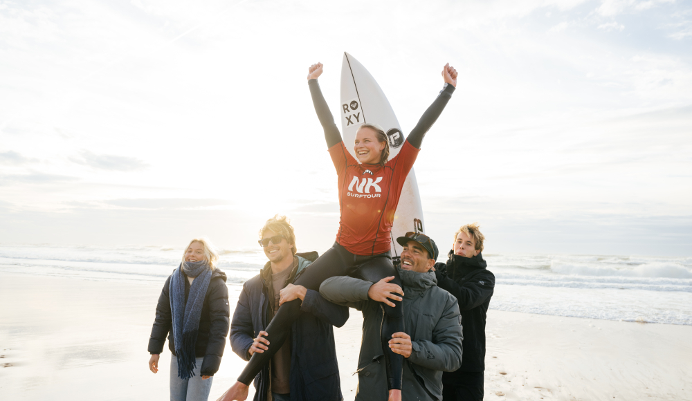 Foto van de winnares van NK Surftour