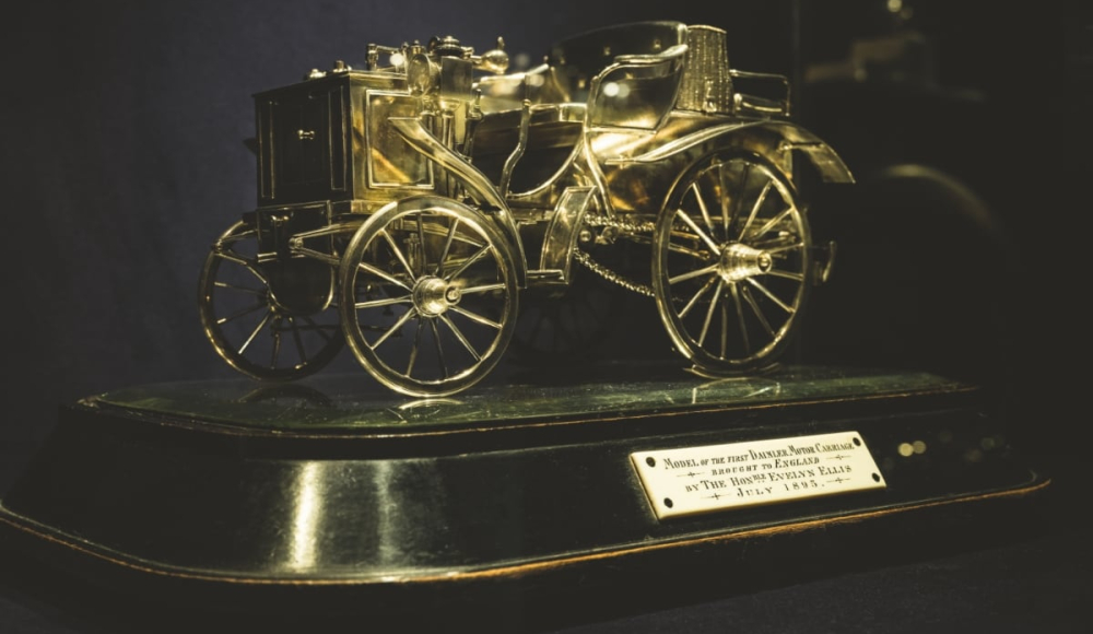 Louwman-Museum-Kunst-in-Beweging-Memorabilia