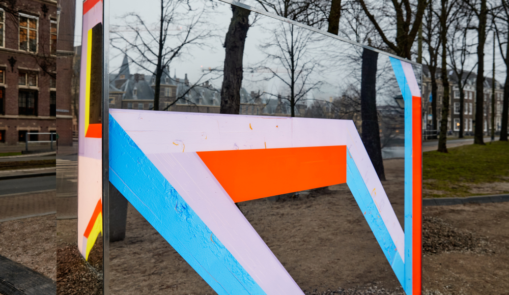 Kunstinstallatie Lange Vijverberg genaamd Enter the Cube door Marleen Sleeuwits