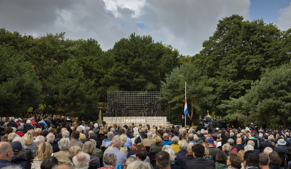 Nationale Herdenking 15 augustus - Foto: Ilvy Njiokiktjien Nationale Herdenking 15 augustus - Foto: Ilvy Njiokiktjien