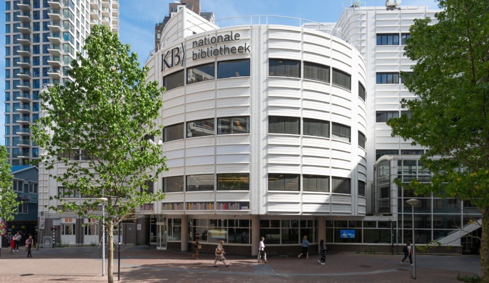 Vooraanzicht gebouw KB nationale bibliotheek