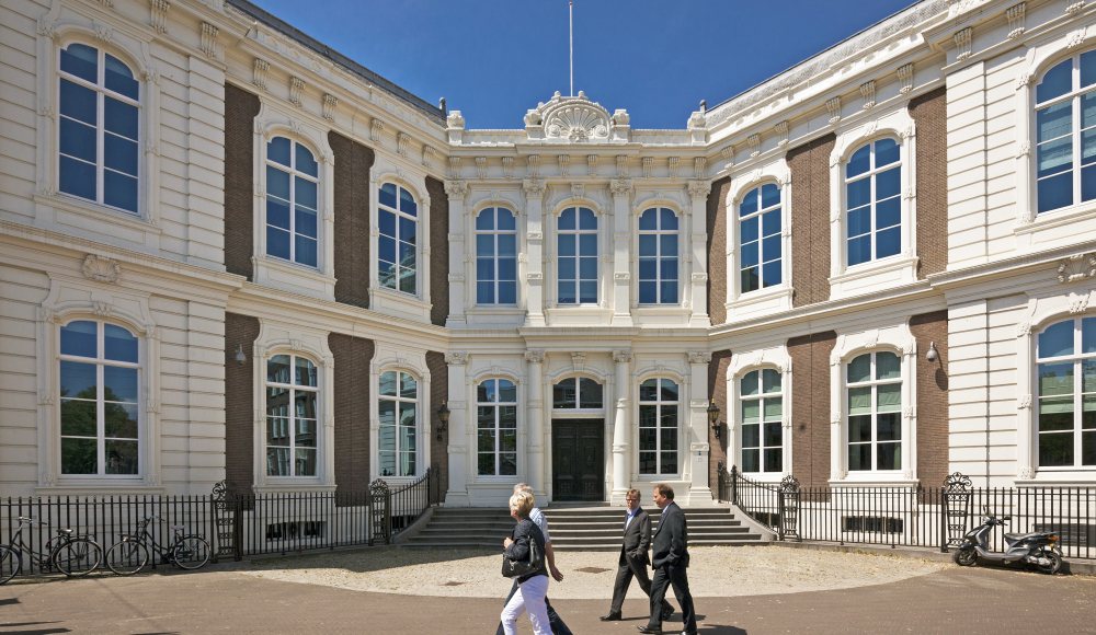 Paleis Kneuterdijk