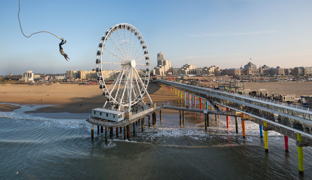Reuzenrad en Bungeejumpen op de Pier in Scheveningen 
