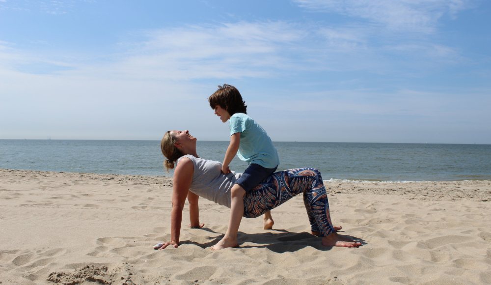 Summer School – Yoga voor ouder en Kind Summer School – Yoga voor ouder en Kind