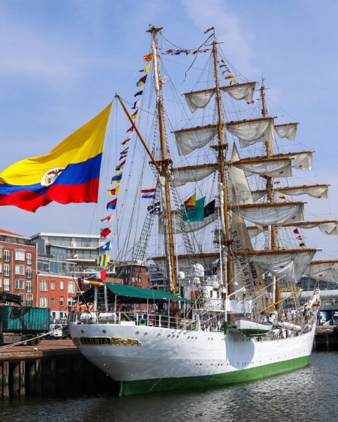 Colombiaanse vlaggenschip ARC Gloria Colombiaanse vlaggenschip ARC Gloria
