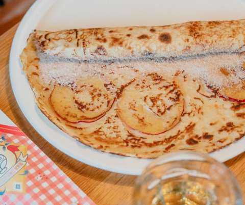 Pannenkoek met appel en suiker. Oma Toos Scheveningen