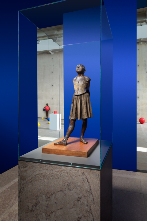Petite danseuse de quatorze ans, Edgar Degas, 1880-1881 (1922). Brons en textiel, 98 x 49 x 50 cm. Collectie Museum Boijmans Van Beuningen, Rotterdam. Bruikleen Stichting Museum Boijmans Van Beuningen. Foto: Studio Tromp