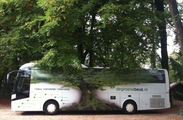 Koninklijke Beuk Travel couring car
