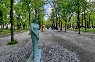 Sculpturen bomen schelpenpad Lange Voorhout