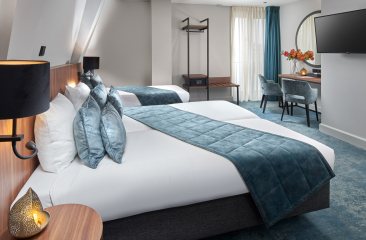 First City Hotel 
